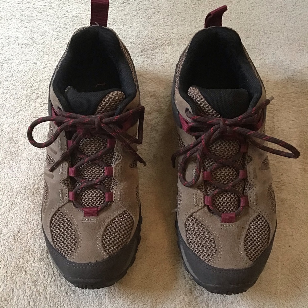 Merrell Womens Yokota 2 Hiking Shoes Size 7 EUC